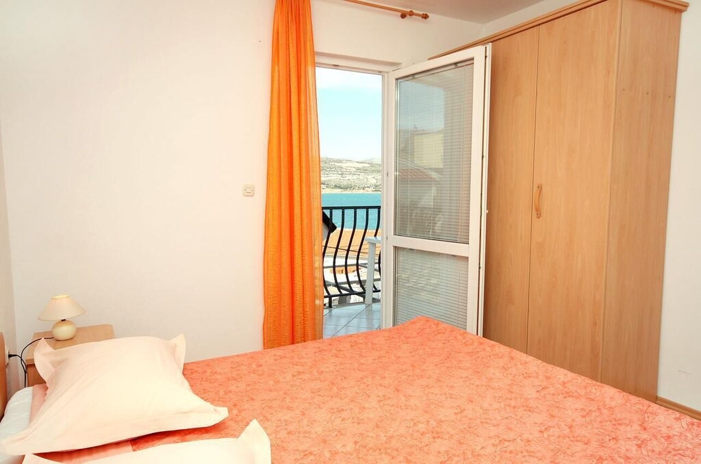 Mastrinka Apartment | Two bedroom apartment with balcony and sea view Mastrinka, Čiovo (A-4836-b)