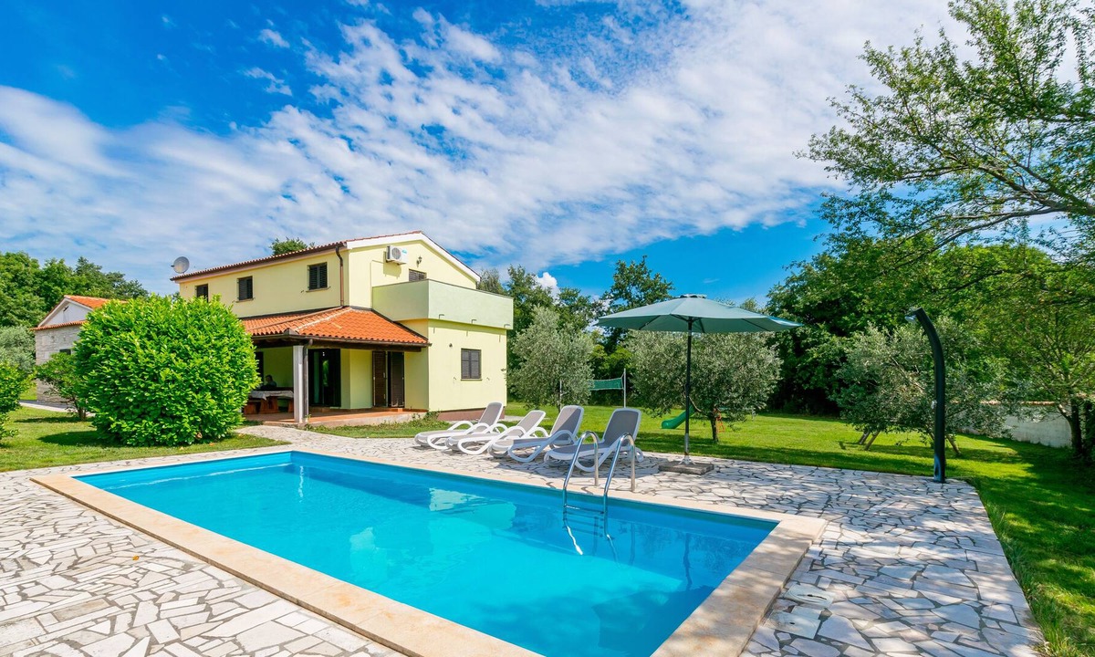 Pavicini Villa | Unique Istrian pool villa Fuma