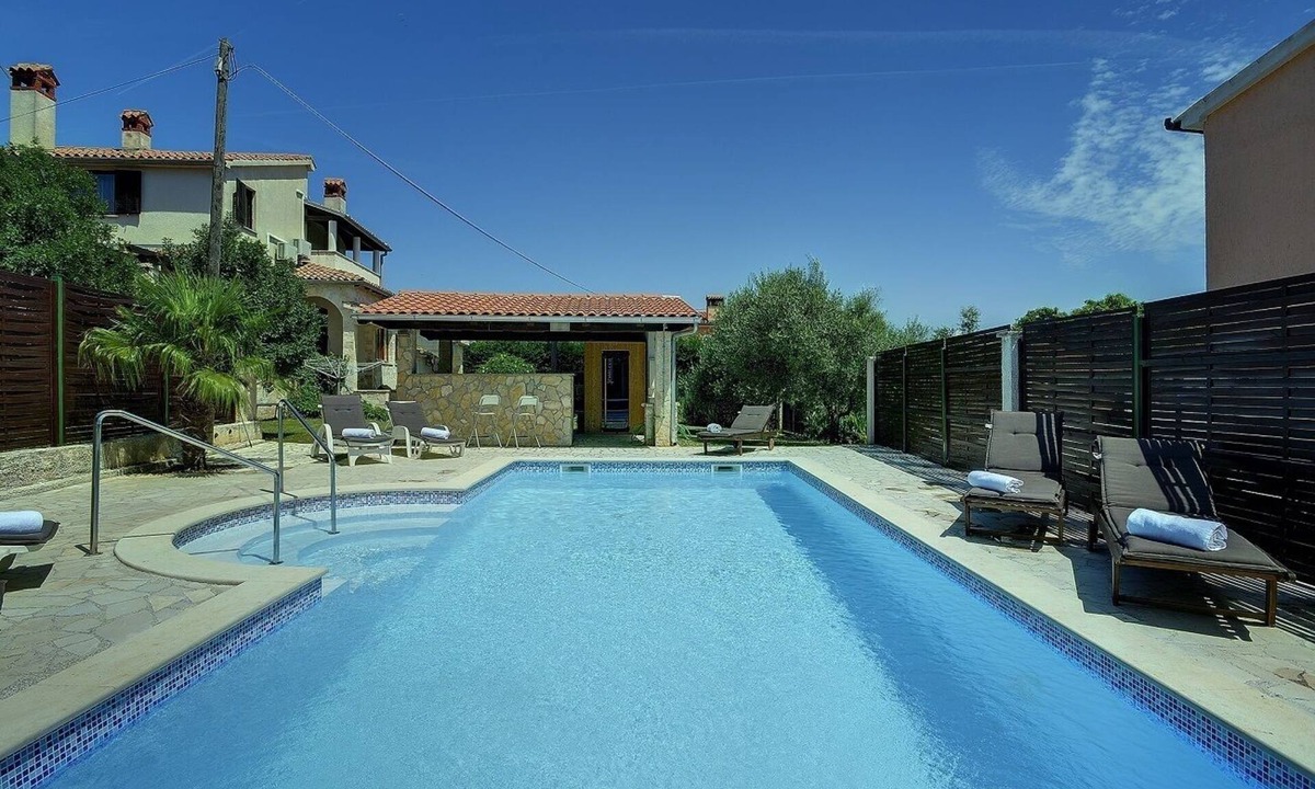 Liznjan House | Unique villa 1 km to beach with private pool
