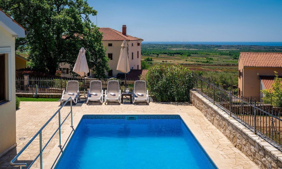 Markovac House | Unique villa with saltwater pool, panoramic views, bikes, trampoline, table tennis