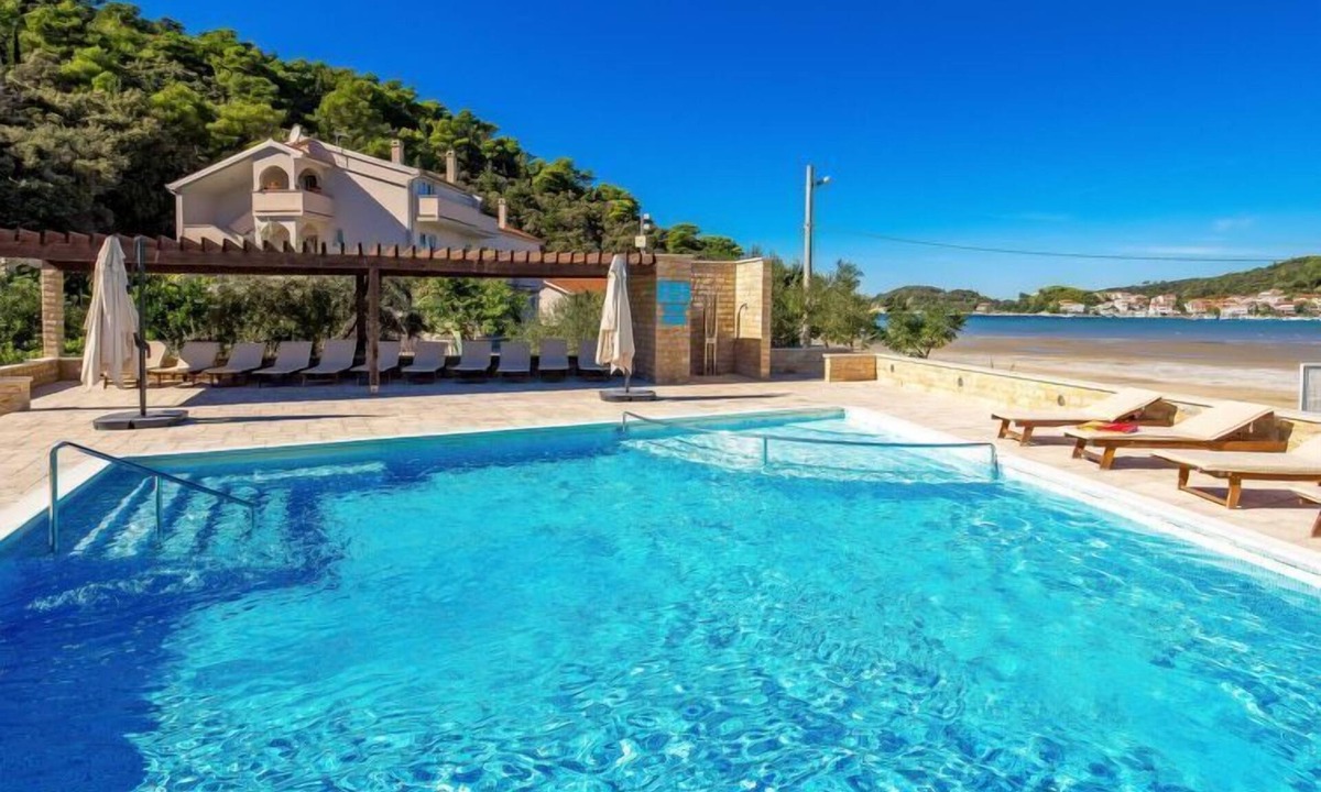 Kampor House | Vacation home Camping Lando in Rab/Kampor - 6 persons, 2 bedrooms