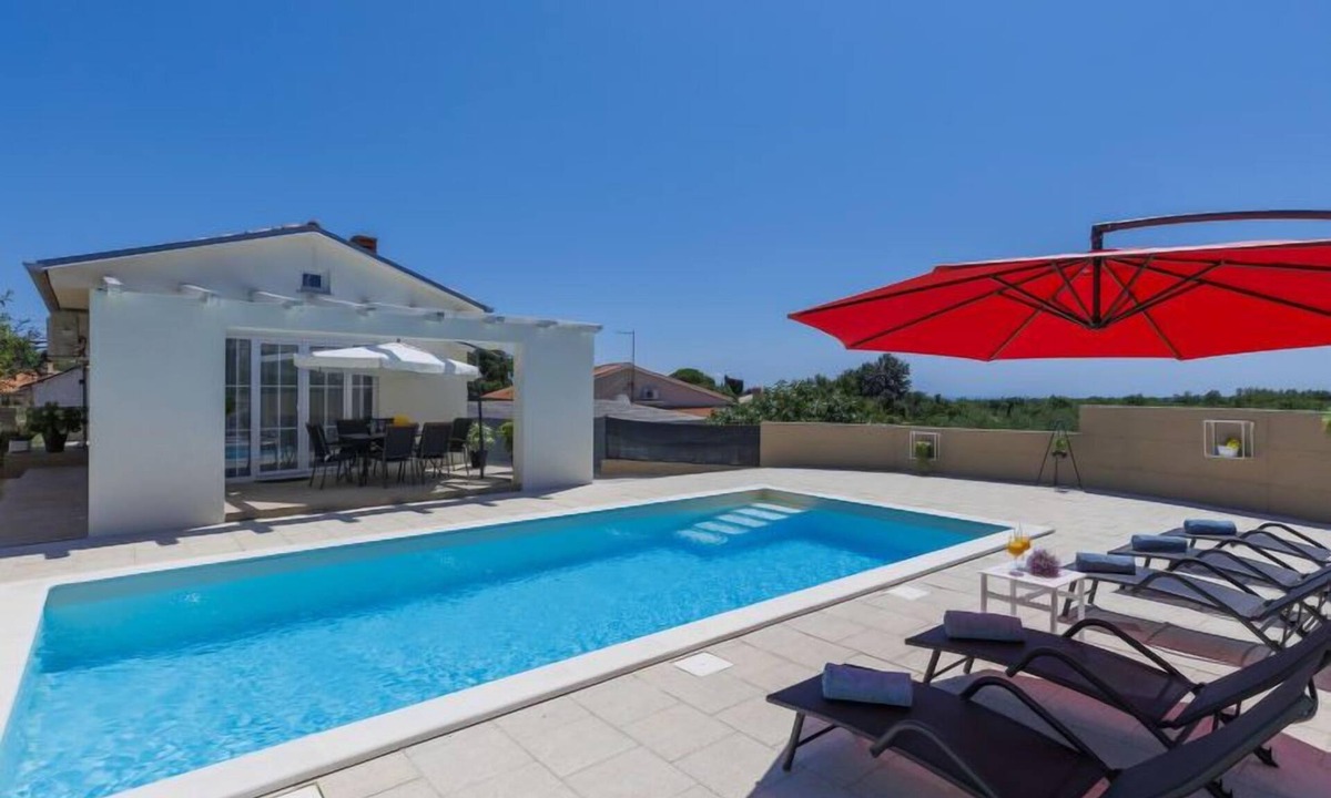 Krnica House | Vacation home Noce by Interhome