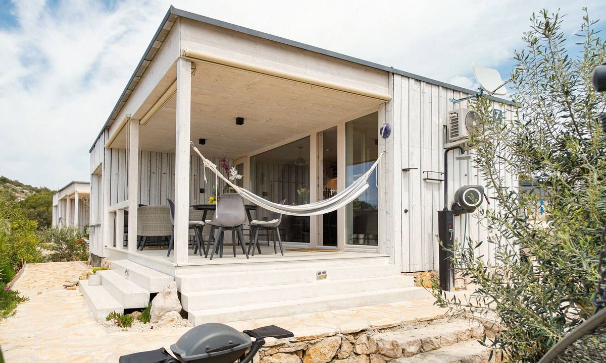 Drage Villa | Vanellus Villas Sleeps 4 with Garden