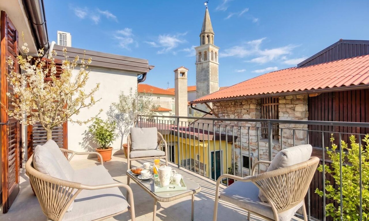 Miren-Kostanjevica House | Vila Leonarda with Terrace and Garden, Miren, Slovenia