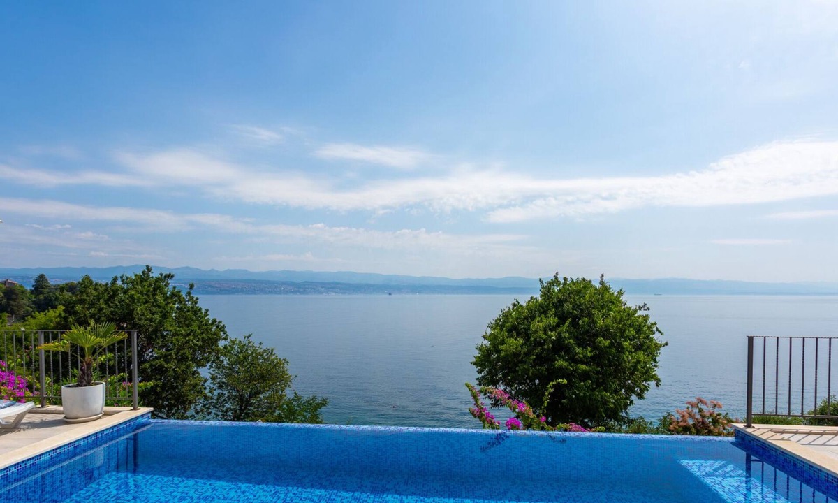 Medveja Villa | Vila Medea sea view by Villas Guide