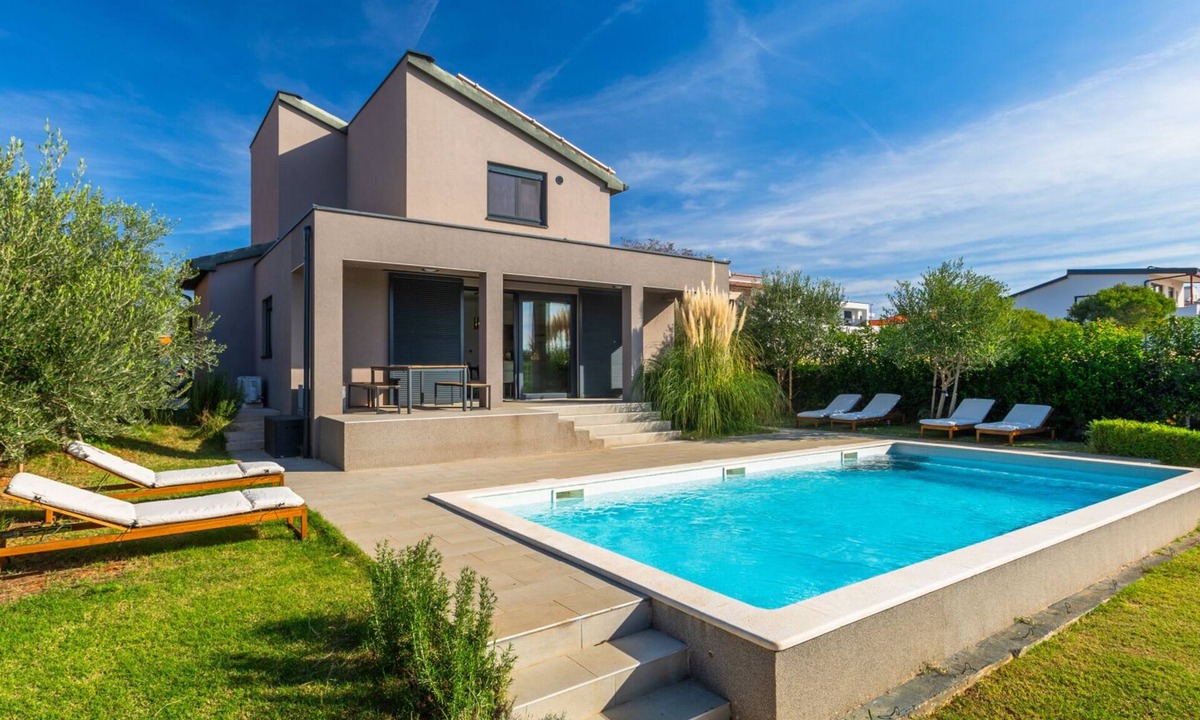 Sikici Villa | Vila PrivePolai by Villas Guide