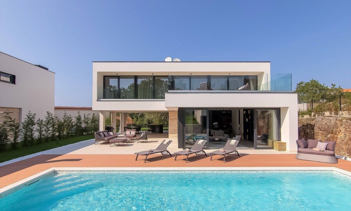 Rovinjsko Selo Villa | Villa #1 for 8 people near Rovinj with 50 m2 private pool, sauna & pet friendly