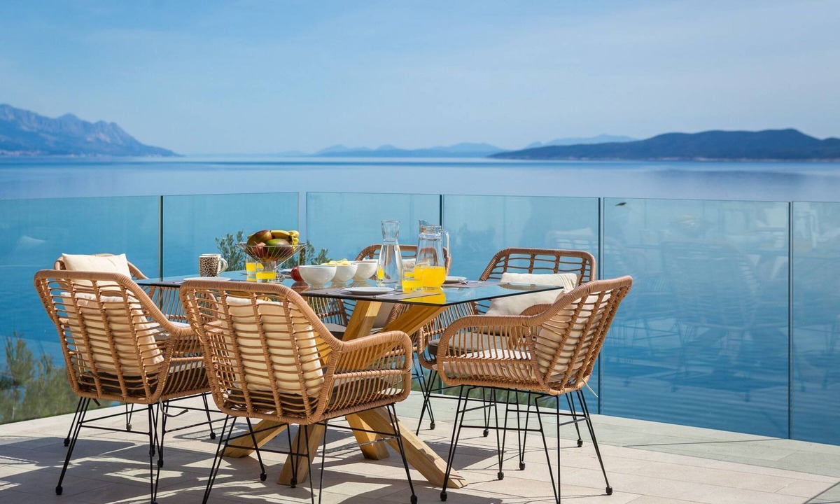 Mimice House | Villa am Strand - Privater beheizter Pool by Interhome