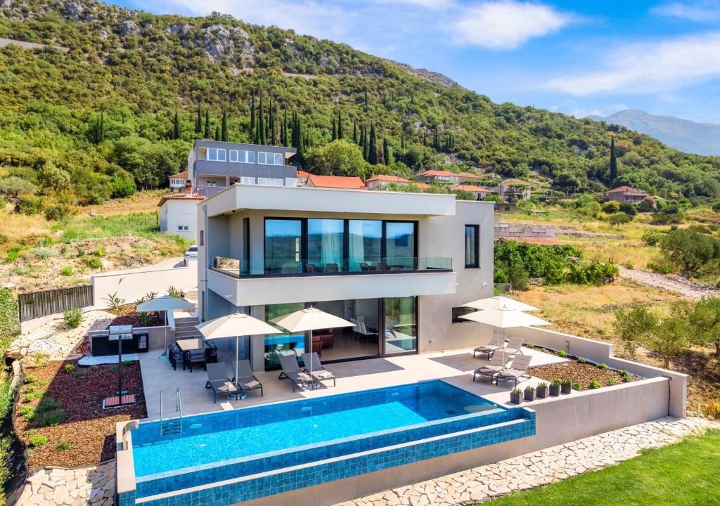 Popovici Villa | Villa Aurea