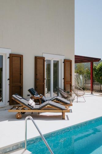 Splitska Villa | Villa Aurelia by Domus Mirus - Rooftop Cinema & Pool & 6 Minute Walk to Beach