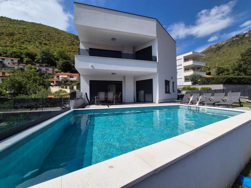 Sucici Villa | Villa Aylen