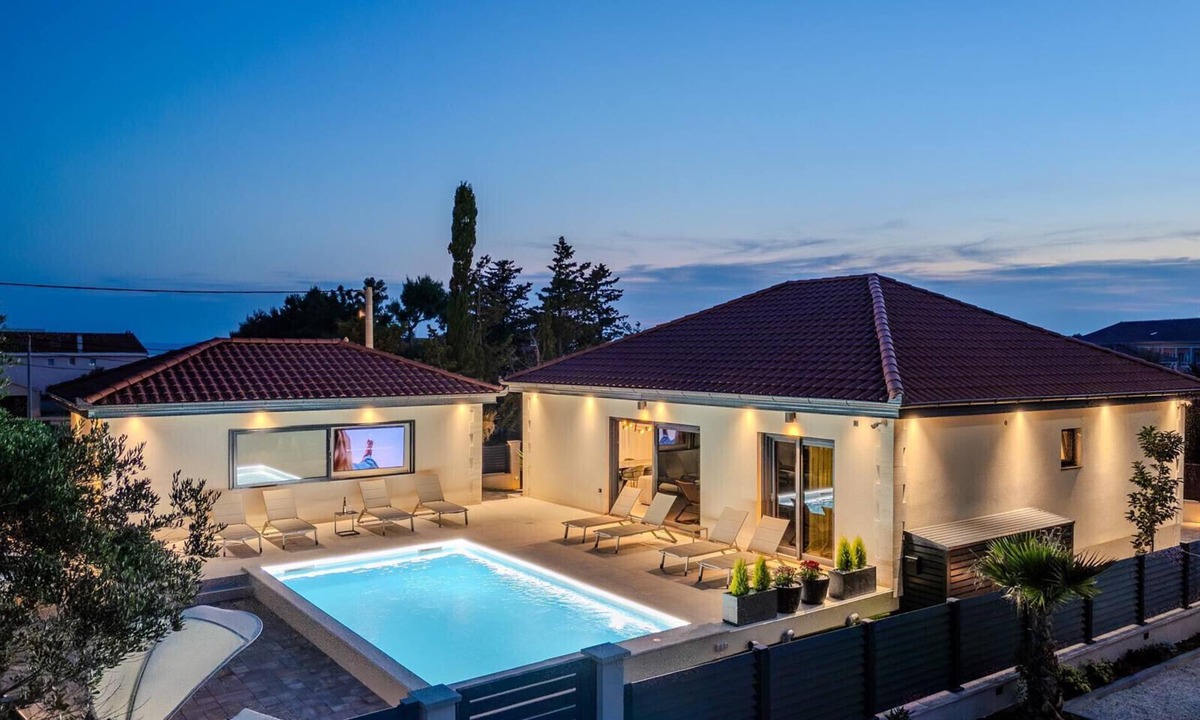 Privlaka Villa | Villa Ballat with heated pool