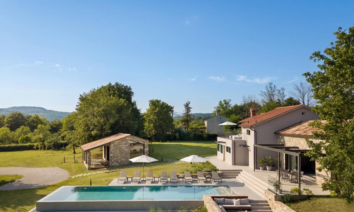 Krsan Villa | Villa Baracchi – 4 BDR Pool Villa with Sauna in Kršan, Čepić, Croatia