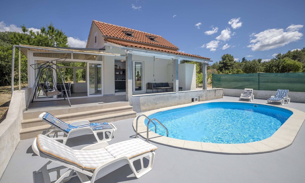 Supetar House | Villa Baras garden - house with pool