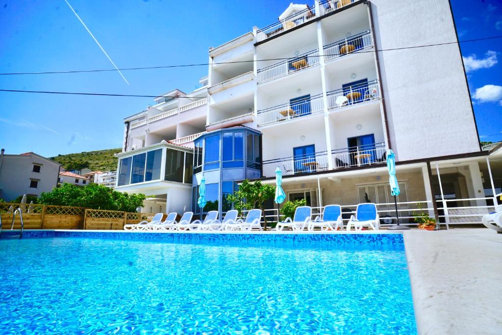 Seget Donji Hotel | Villa Bavaria Trogir