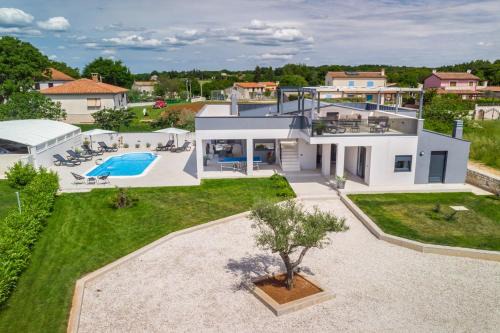 Rebici Villa | Villa Bella Vita by Istrabook