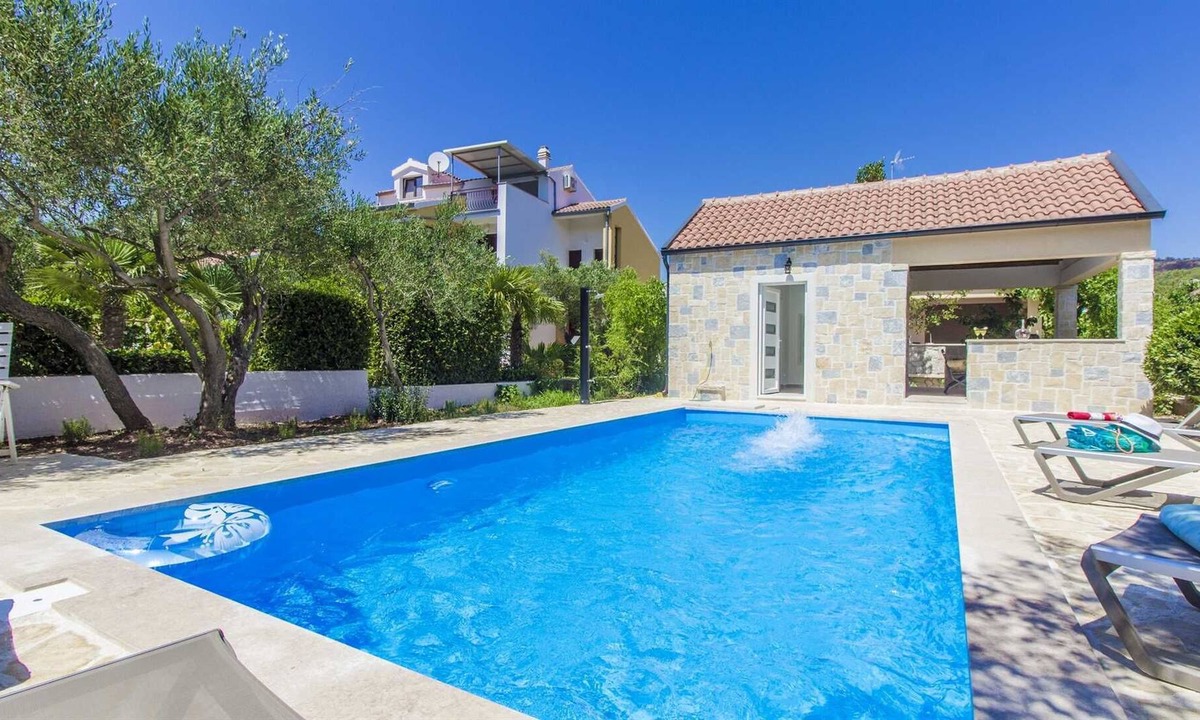 Tribunj Villa | Villa BLU - holiday house with heated salt water pool, 200m to the sea, free WIFI, parking