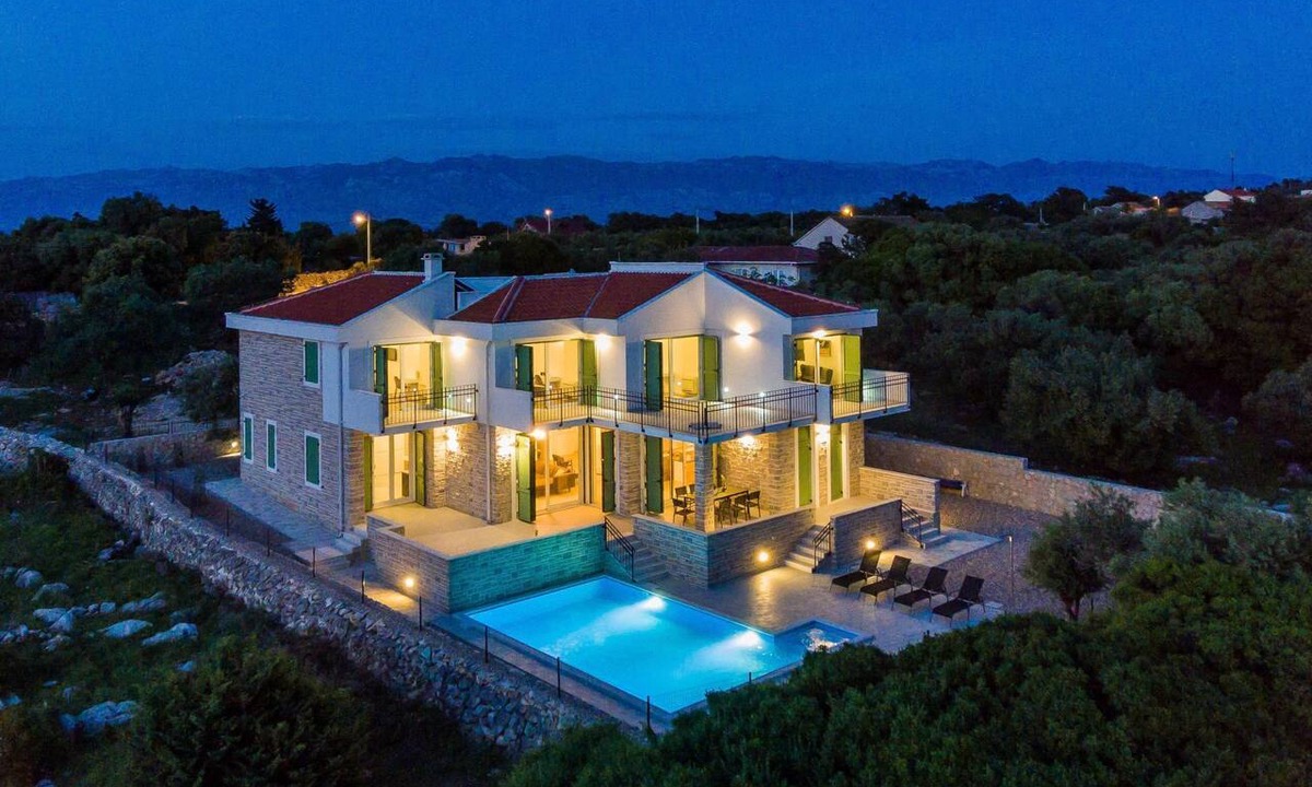 Lun House | Villa Bramasole Lun by Interhome