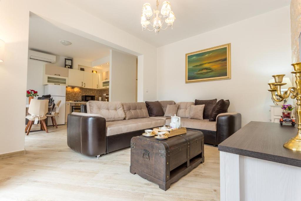 Hvar Old Town Apartment | Villa Capitis in the Centre- Luxury Apartment with Swimming Pool