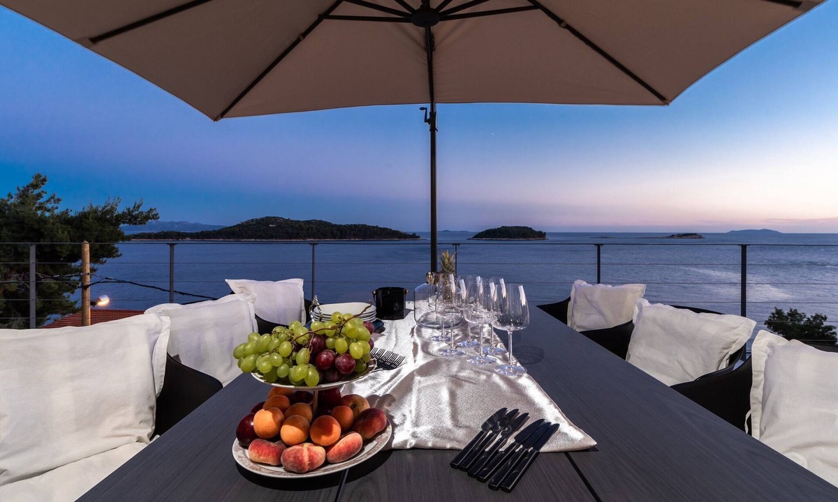 Prizba Villa | Villa Desire - Three Bedroom Villa with Pool and Sea View