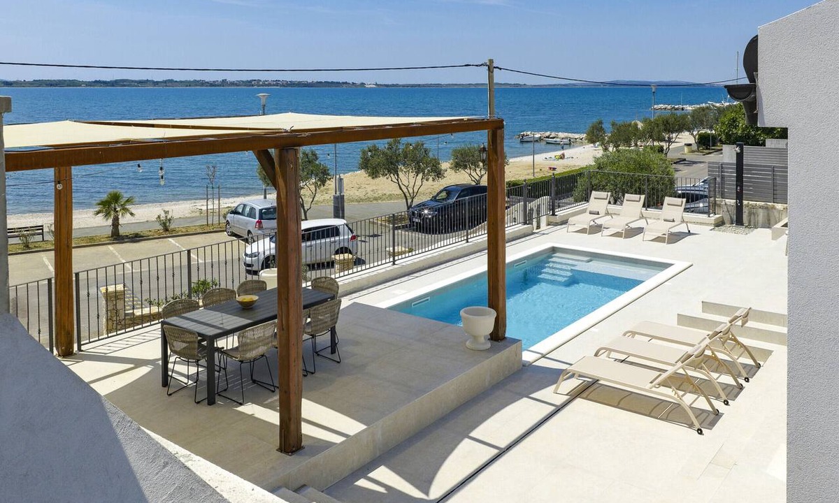 Vrsi Villa | Villa Diaria with Pool 10 m from the Sea