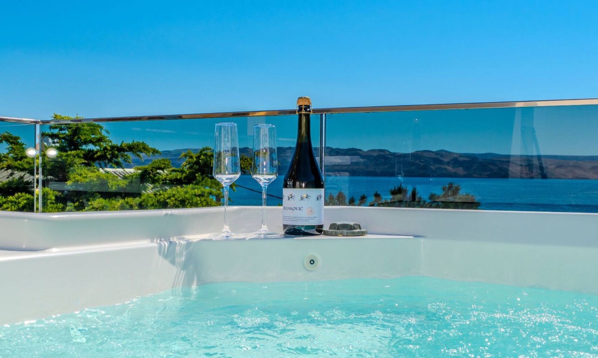Cesarica Apartment | Villa Figs beachfront Apartman 2 By Villas Guide