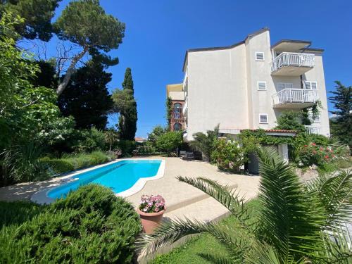 Kastel Gomilica Apartment | Villa Flora