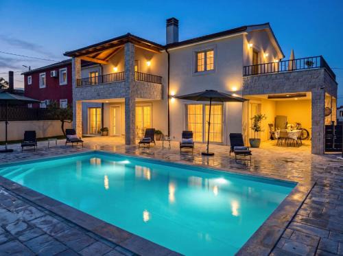 Nova Vas Villa | Villa Gaudeo with pool and EV station