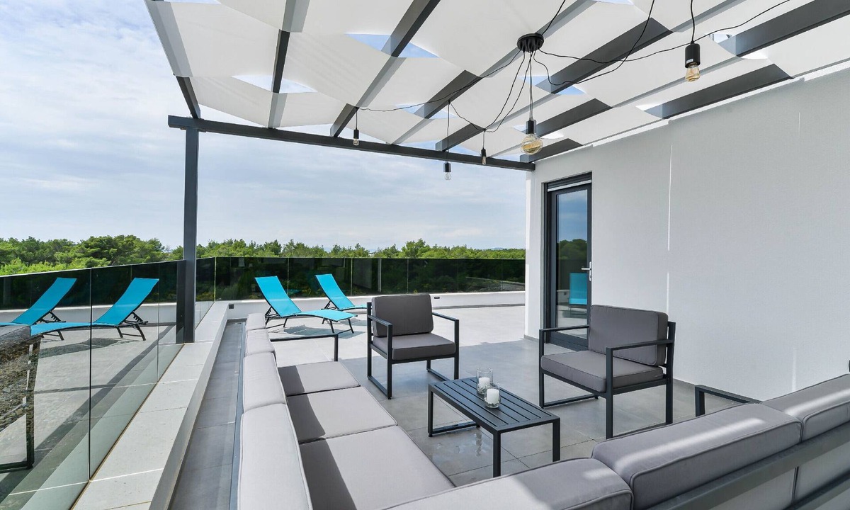 Srima Villa | Villa Gemini II. with pool and rooftop terrace
