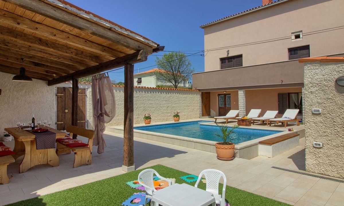 Manjadvorci House | Villa House Eleonora by Interhome