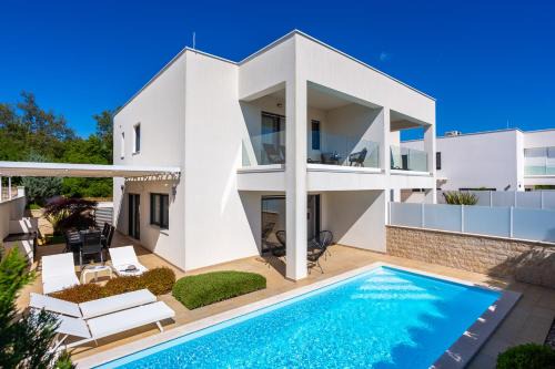 Linardici Villa | Villa Insula