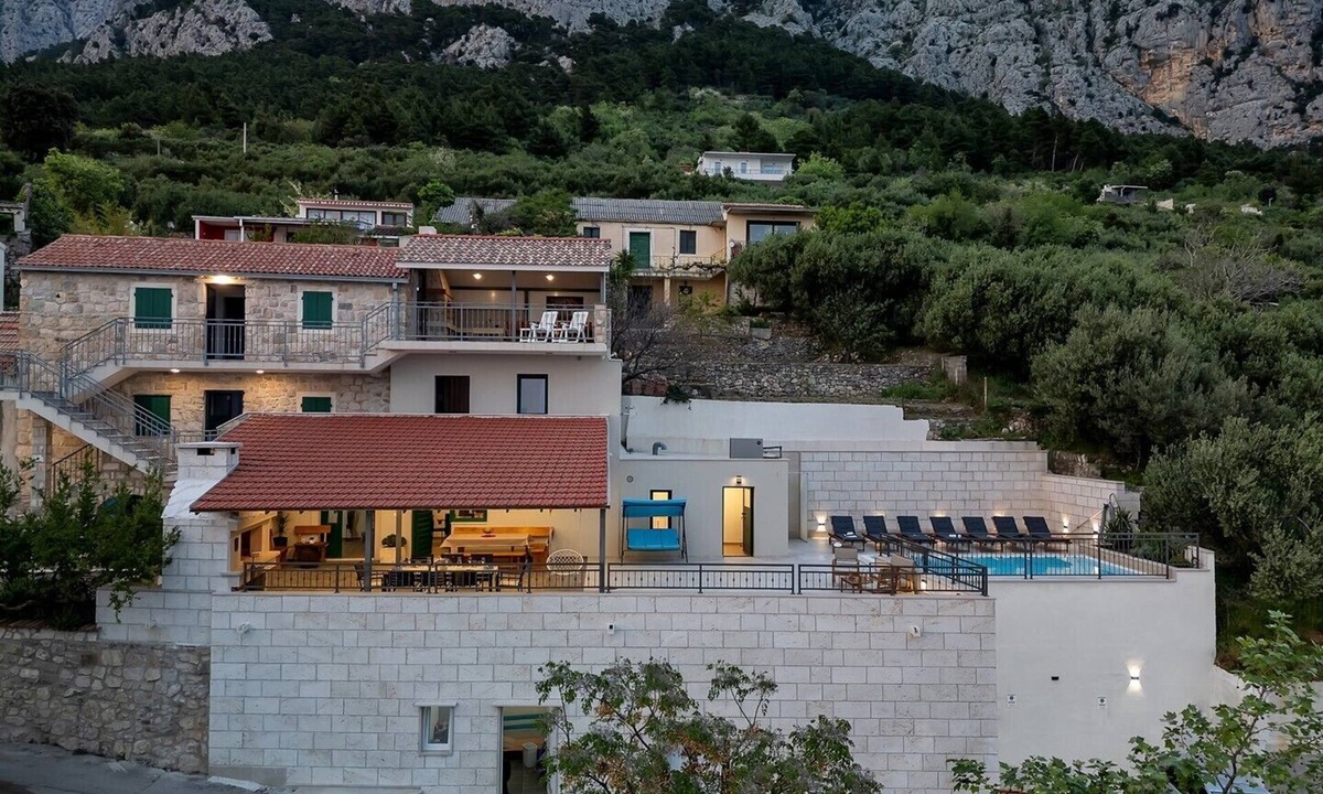 Makarska House | Villa Irena with heated pool and sea view