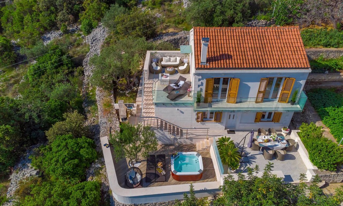 Rogac Villa | Villa Ivana Solta Island - Jacuzzi, sea view, walking distance to pebble beach
