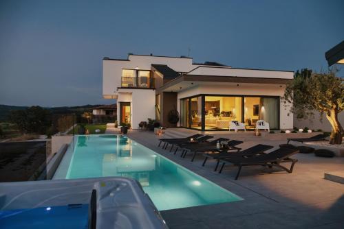 Momjan Villa | Villa KIM