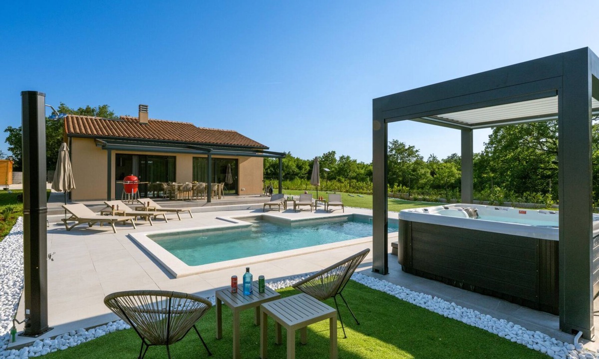 Marceljani Villa | Villa Kimm by Villas Guide