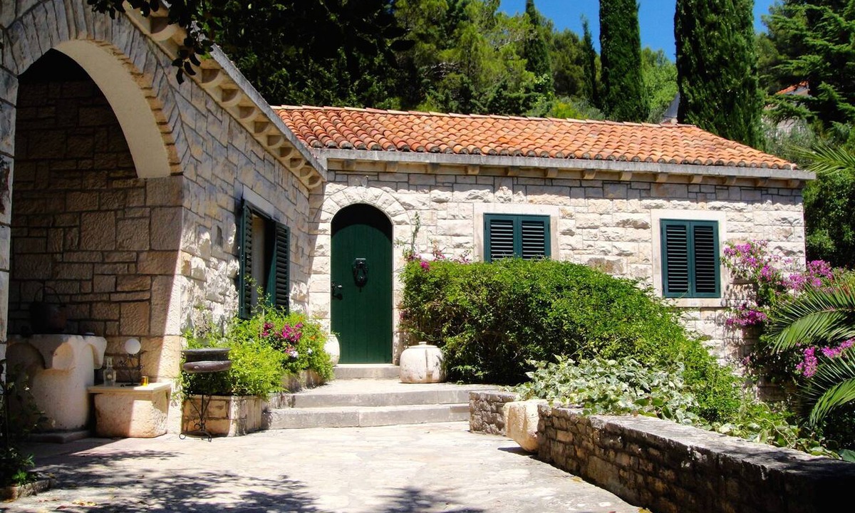 Vela Luka Villa | Villa 'Klematis' with Sea View, Private Pool and Wi-Fi