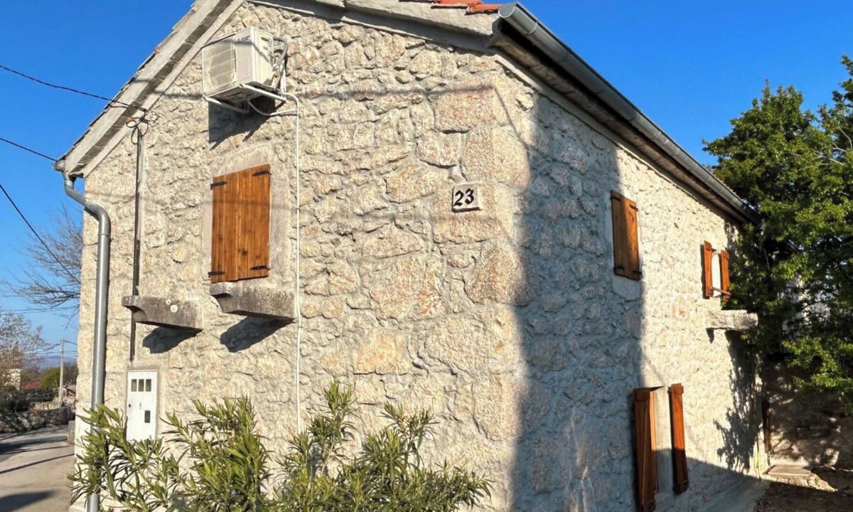 Gabonjin Villa | Villa Lapis bis zu 12 Personen