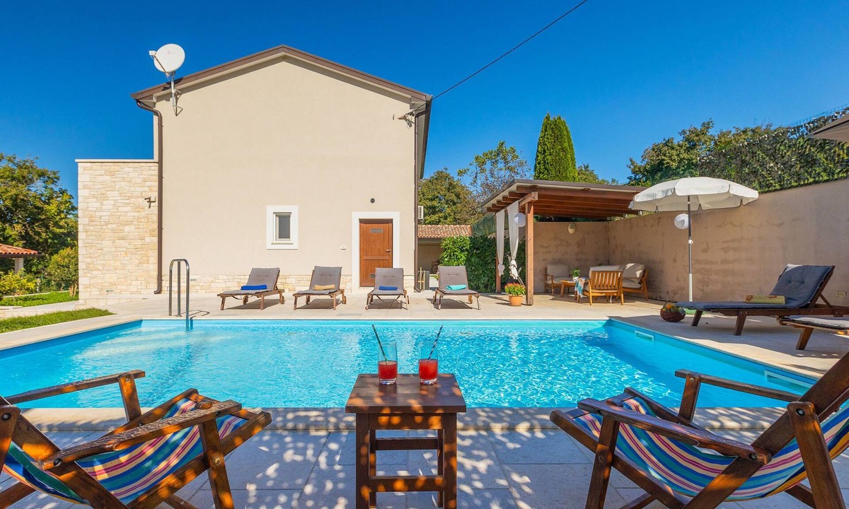 Beram House | Villa Lasa by Interhome
