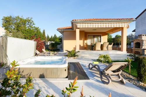 Kornic Villa | Villa Lavender's Breeze
