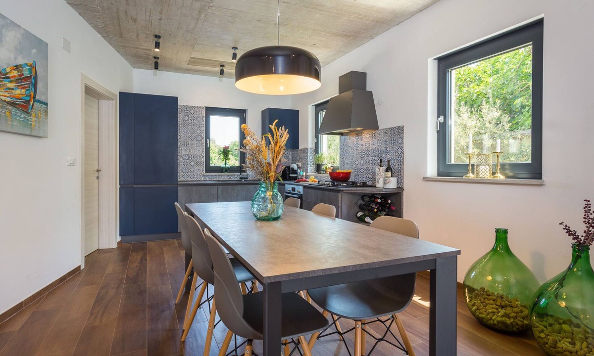 Vrznaveri House | Villa Leonardo by Interhome