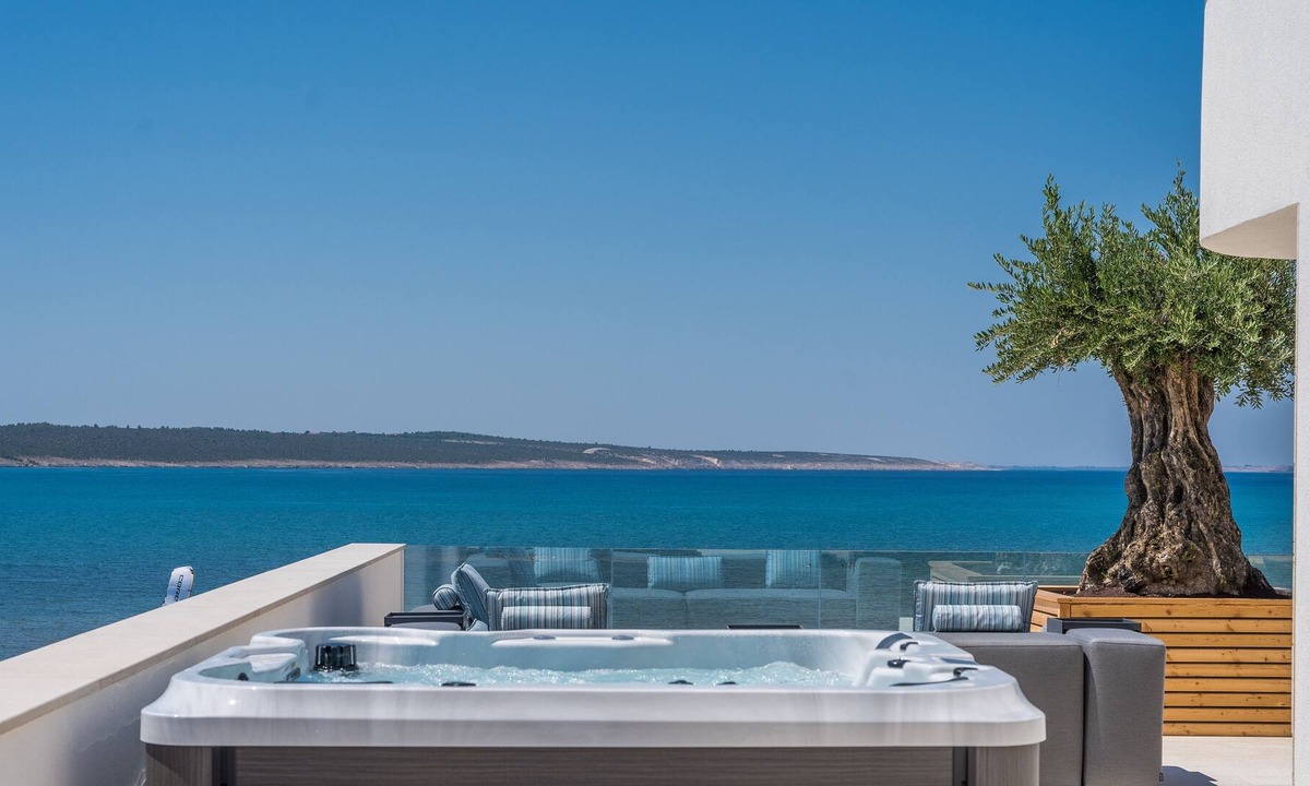 Ljubac Villa | Villa Ljubac Hillside nearby Zadar – Crovillas GmbH