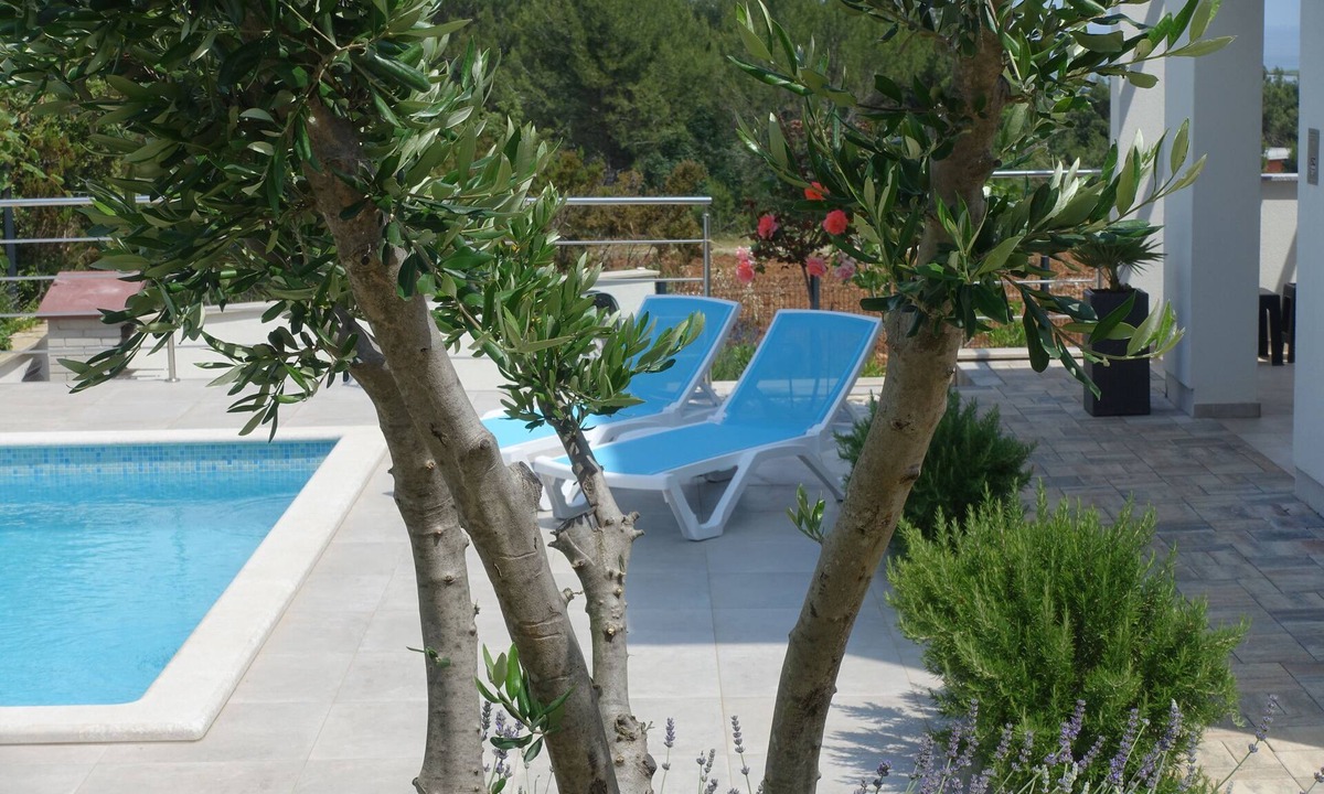 Liznjan Villa | Villa Mare - 10m pool, 4 bedrooms and bathrooms, sea view, 5 min. to the sea