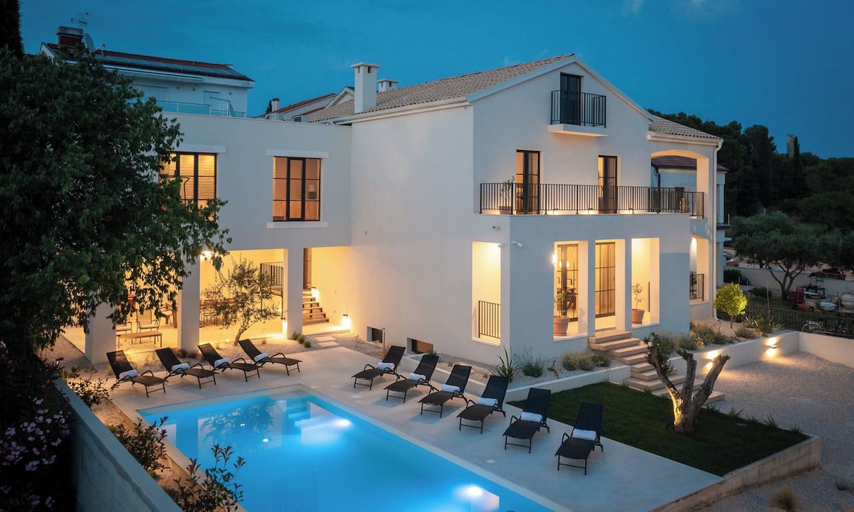 Biograd na Moru Villa | Villa Medici Dalmatia I Heated Pool, Wellness, Gym & Fun Zone