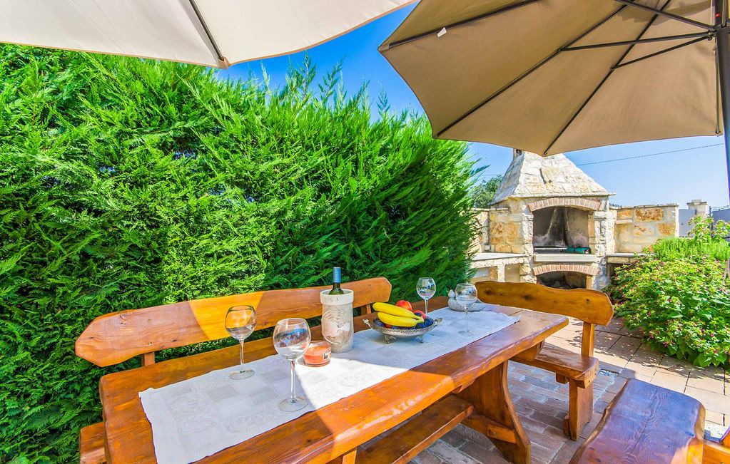 Radosi kod Zbandaja Villa | Villa Meri - Two Bedroom Villa, Sleeps 8