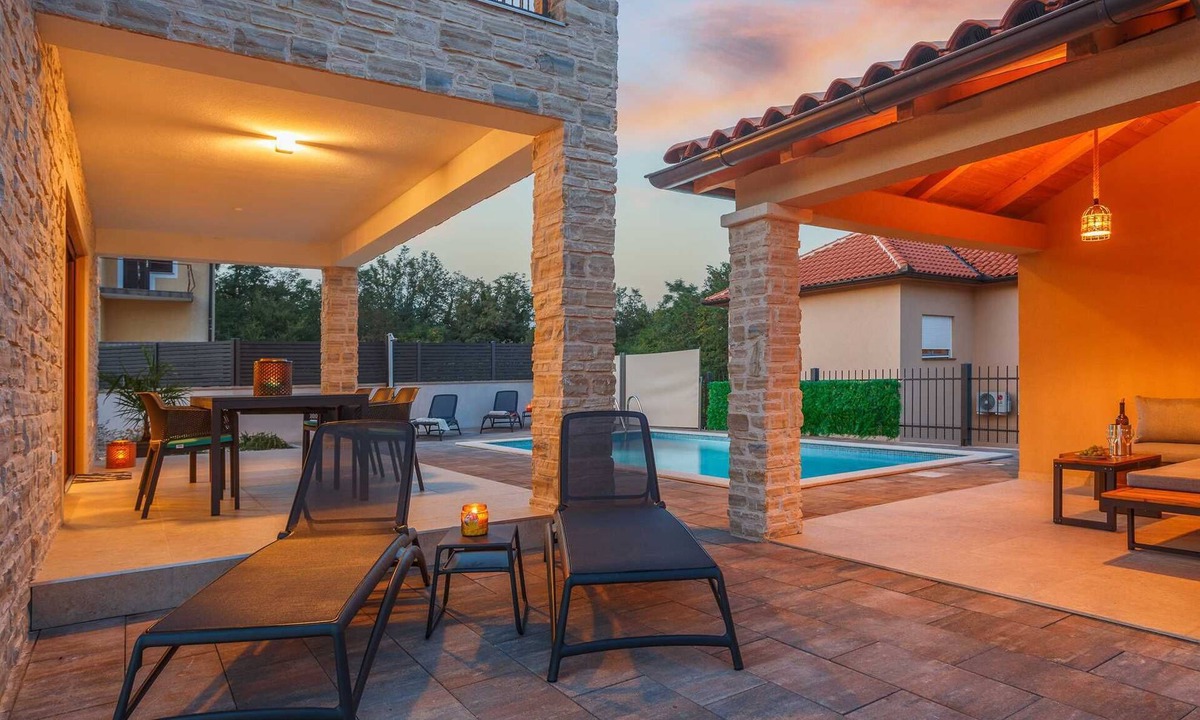 Risika Villa | Villa MONICA with seaview and heated pool