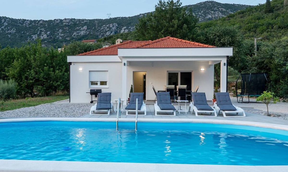 Zavala House | Villa Nature with pool