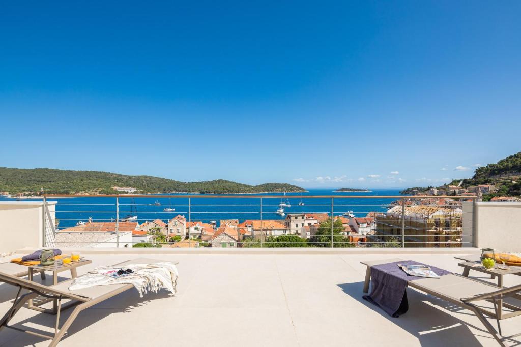 Vis Villa | VILLA NISA - Private Pool - Panoramic Sea Views - Rooftop