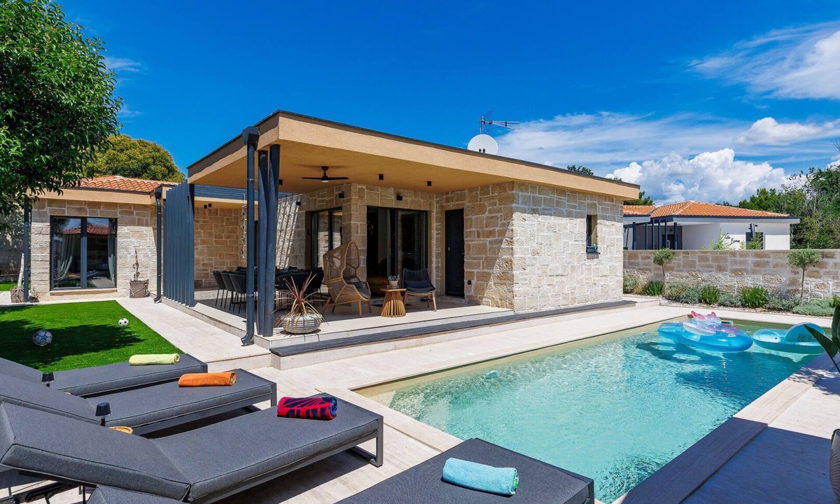 Visnjan Villa | Villa Olea - Cvitani by Villas Guide