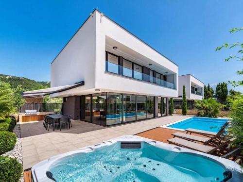 Banjol Villa | Villa Omega