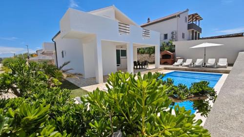 Razanac Villa | Villa Opera